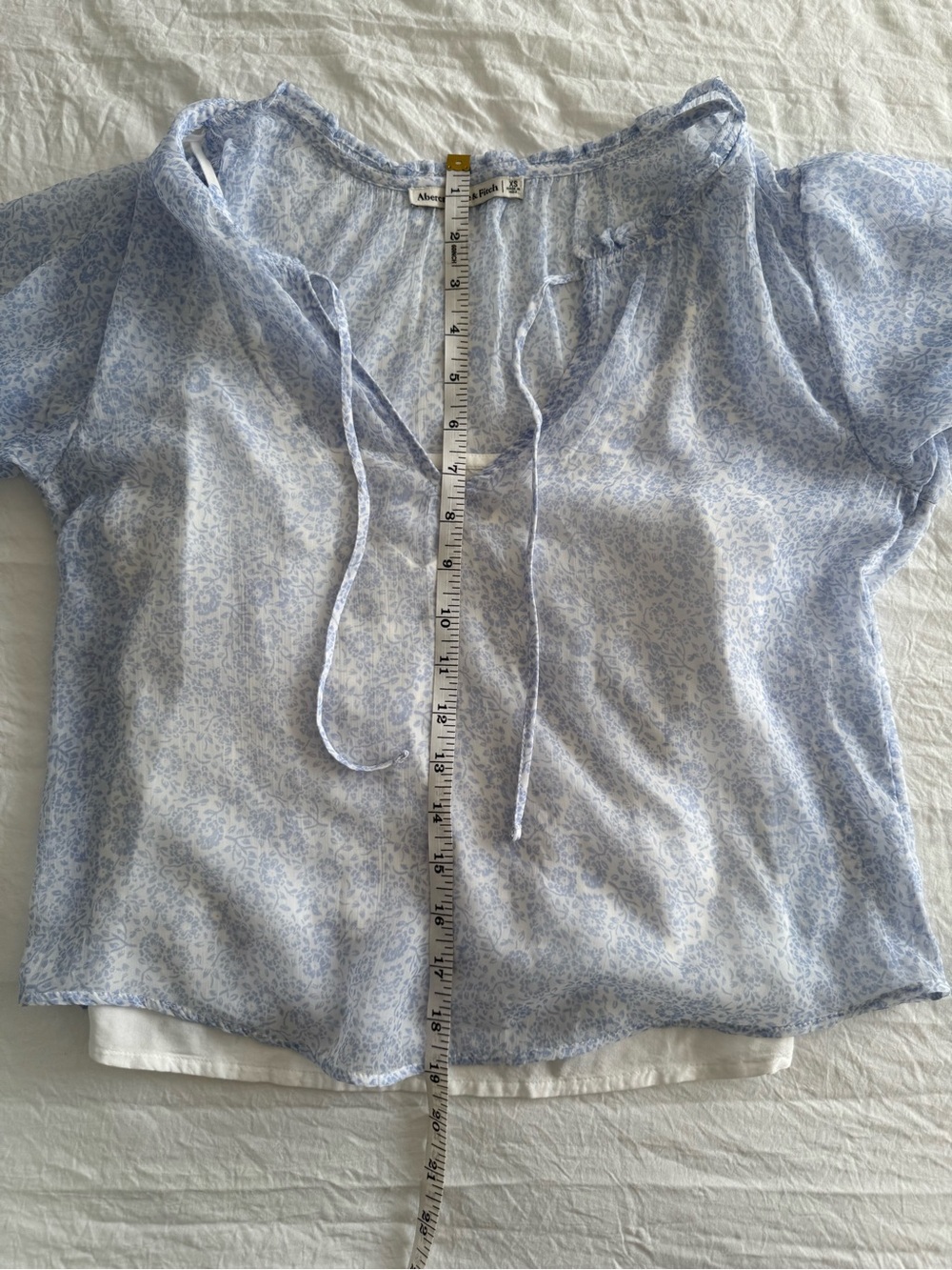 Abercrombie Light Blue Floral Tie-Front Flutter Sleeve Top - Picture 5 of 8